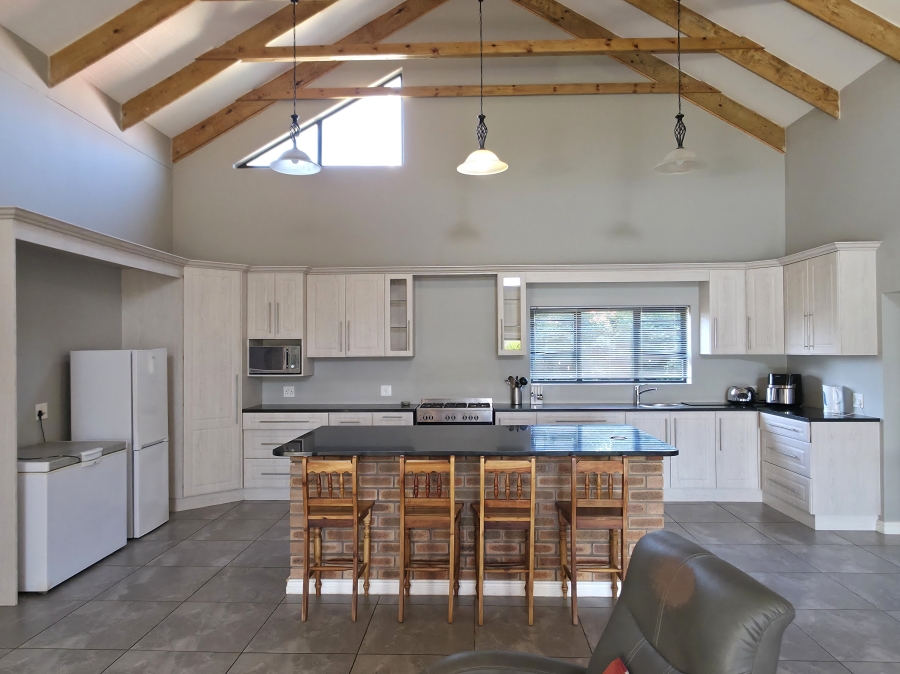 5 Bedroom Property for Sale in Noorsekloof Eastern Cape